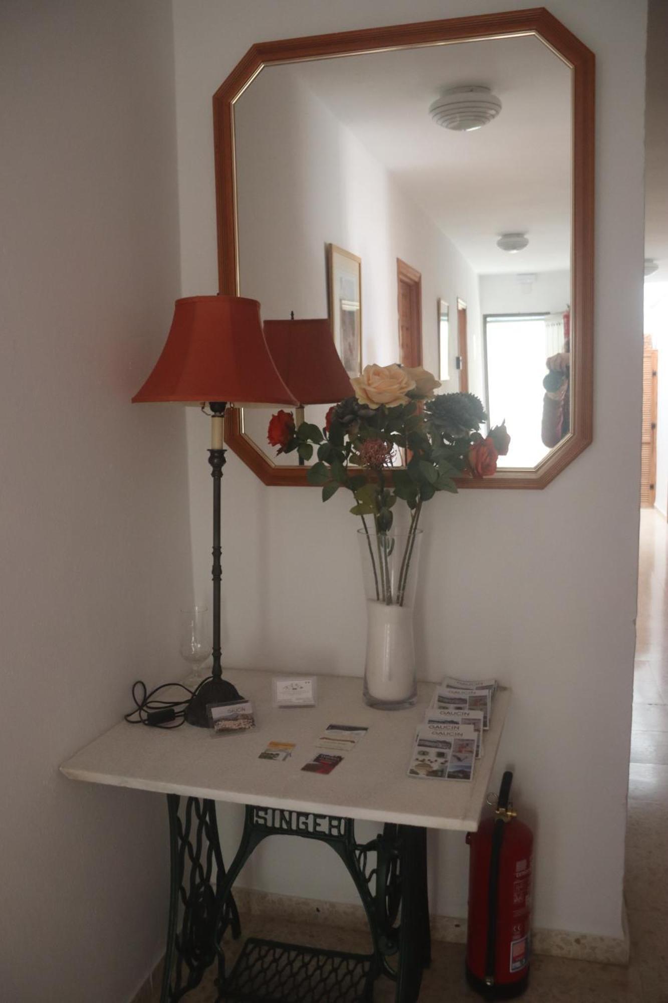 Hostal Moncada Гаусин Экстерьер фото